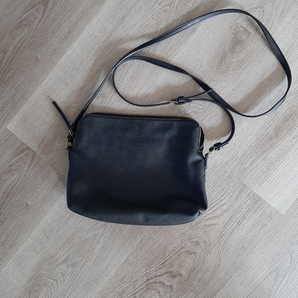 Universal Thread Black Adjustable Crossbody Purse - image 1